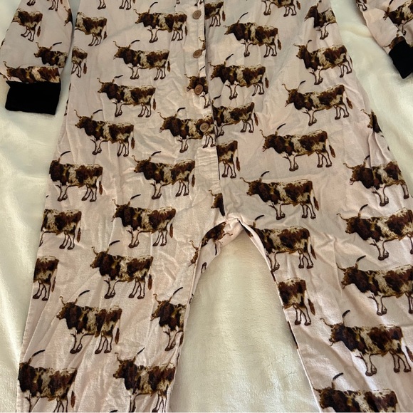 Flannel Onesie Pajamas with Texas Longhorn Cow Pattern and Button-Down Crotch - Picture 3 of 10
